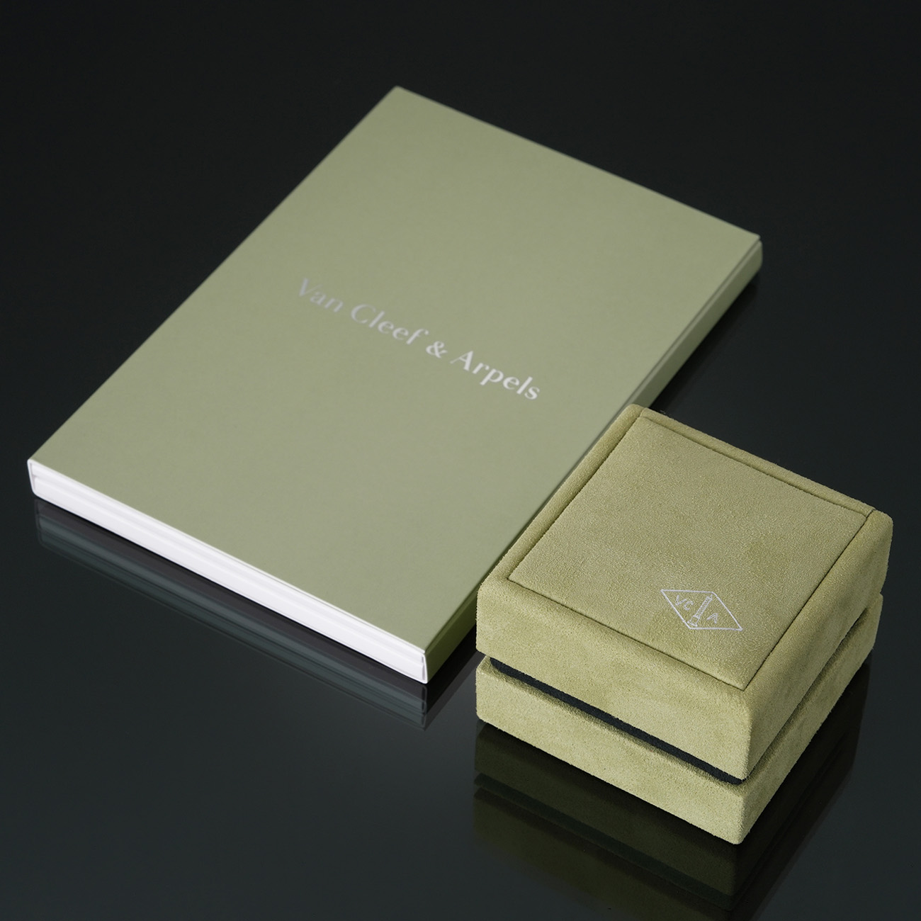 VAN CLEEF & ARPELS(USED)반클리프 빈티지 알함브라 커넬리언 네크리스